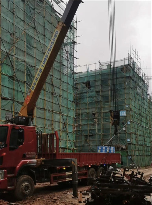 宝坻区“慢工细活”—— 吊车的 “微动控制” 技术
